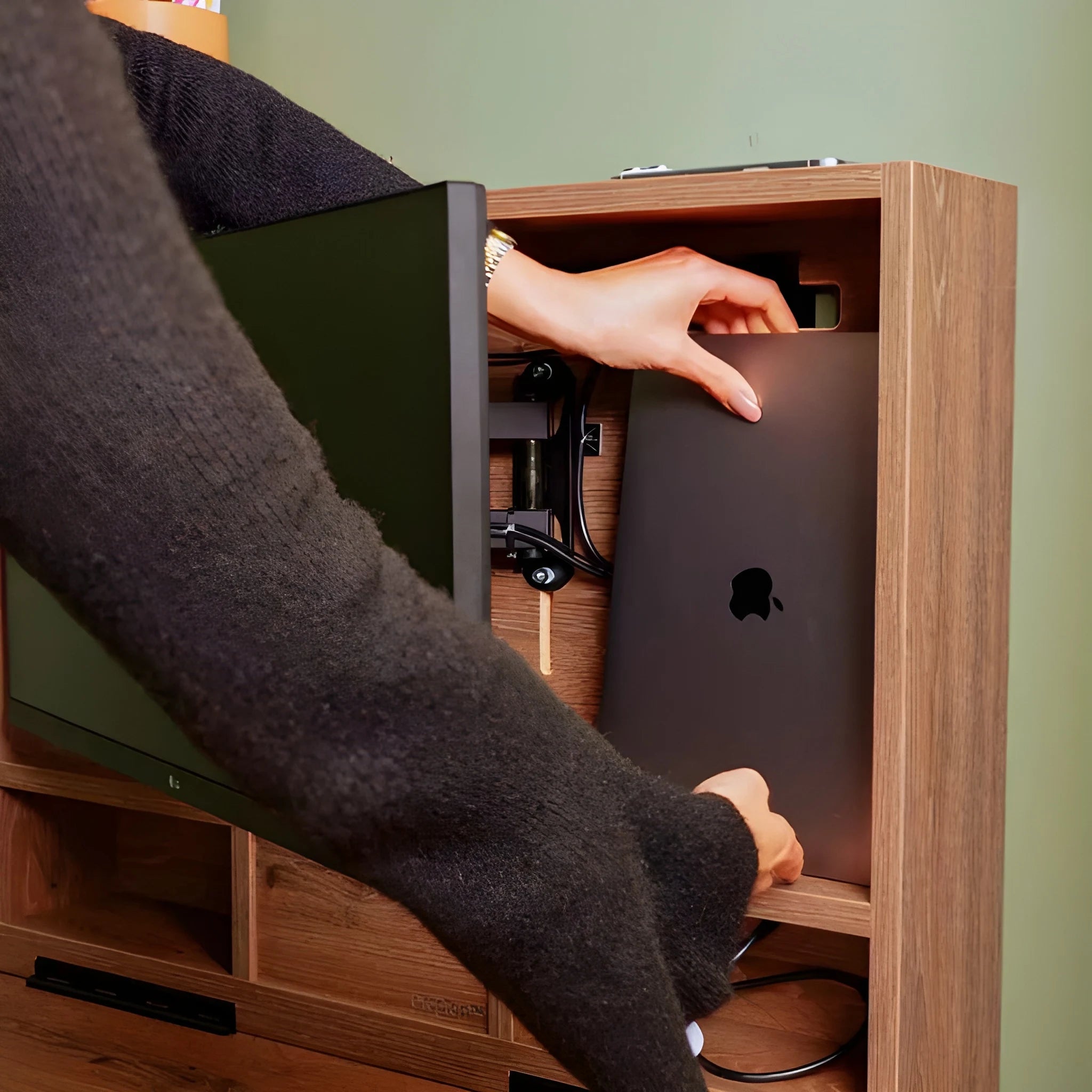 Hedria Wall-mounted Folding Desk