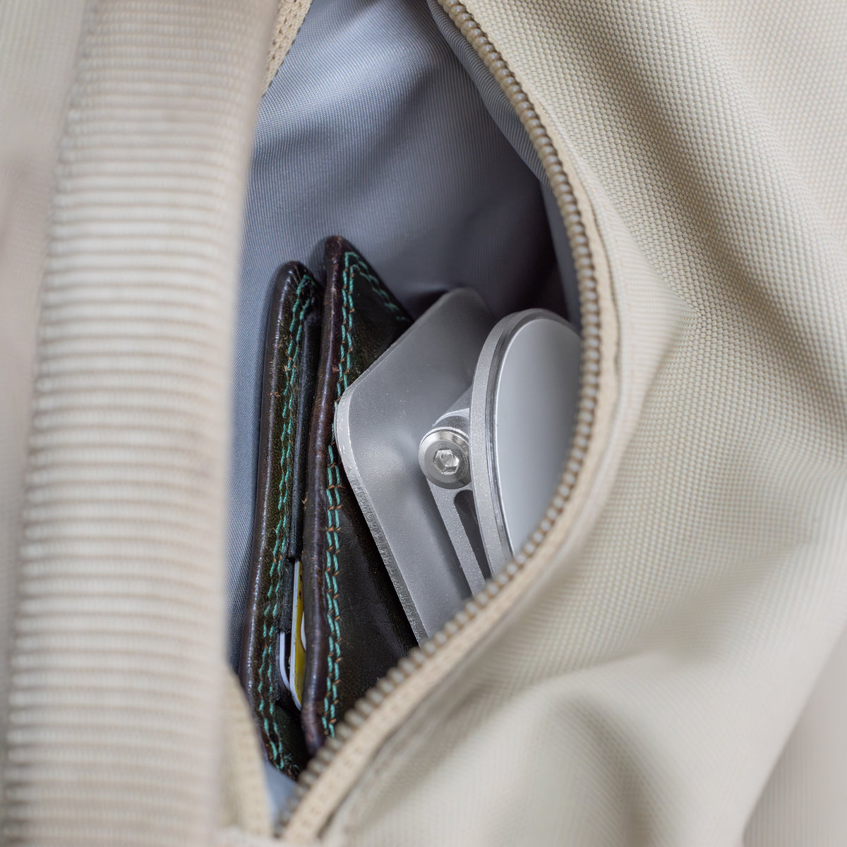Hedria MagSafe Foldable Phone Stand
